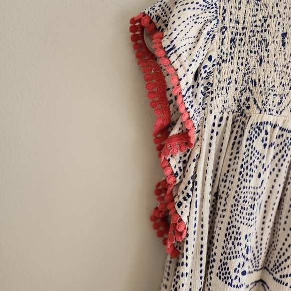 THML lightweight pull over cap sleeve blouse - Picture 3 of 4